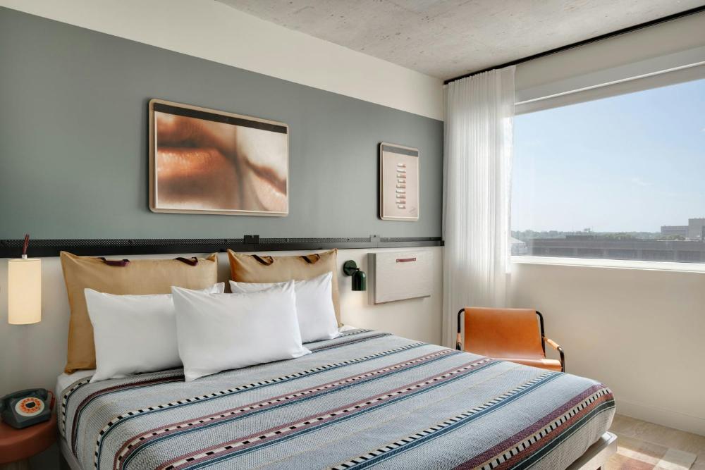 Standard King Room interior